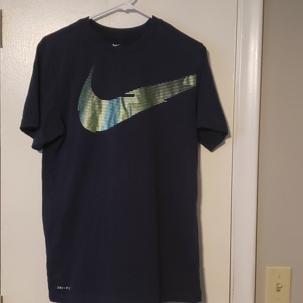 Nike dry fit t shirt